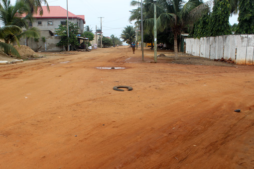 Verkehrsinsel auf der Avenue Madiba