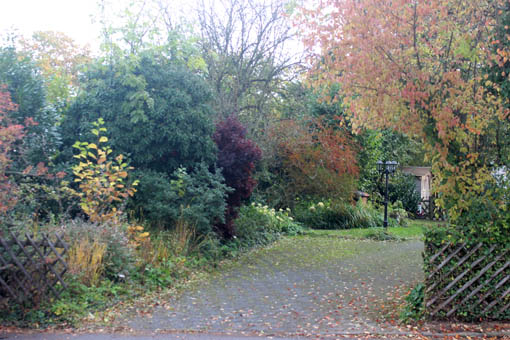 Bonzenvorhof mit Gartenzwerg