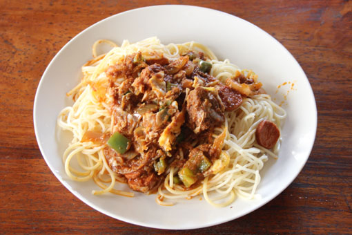 Togoisches Nationalgericht Spaghetti Avepoaise