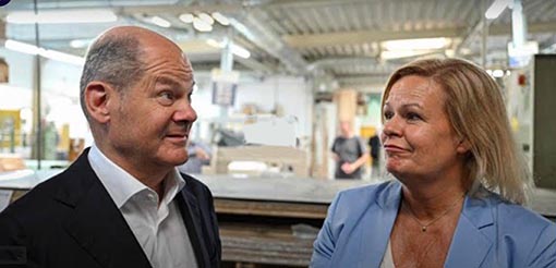 Olaf Scholz  und  äh, wie?