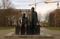 Marx-Engels-Denkmal